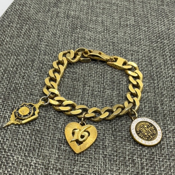 Vintage Monet Sweet 16 Charm Bracelet